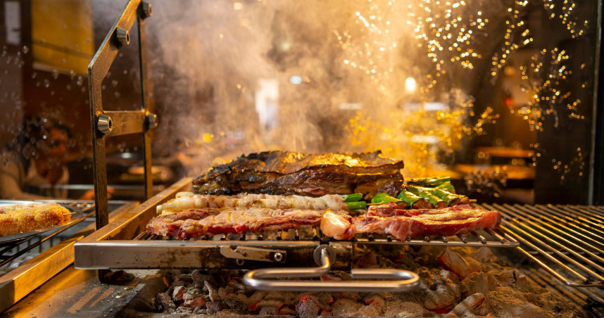 講求直火燒烤的西西里島烤肉料理品牌即將進駐君品酒店。（圖／雲品國際提供，以下同）