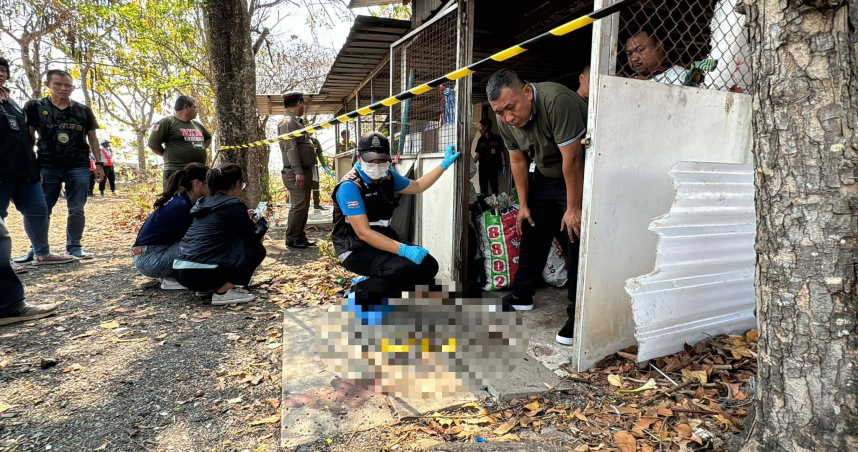 泰國25日晚間有名男性遺體被發現疑棄在機場附近的廢棄商店內。（圖／翻攝臉書／ข่าวสารเมืองปราการ v2）